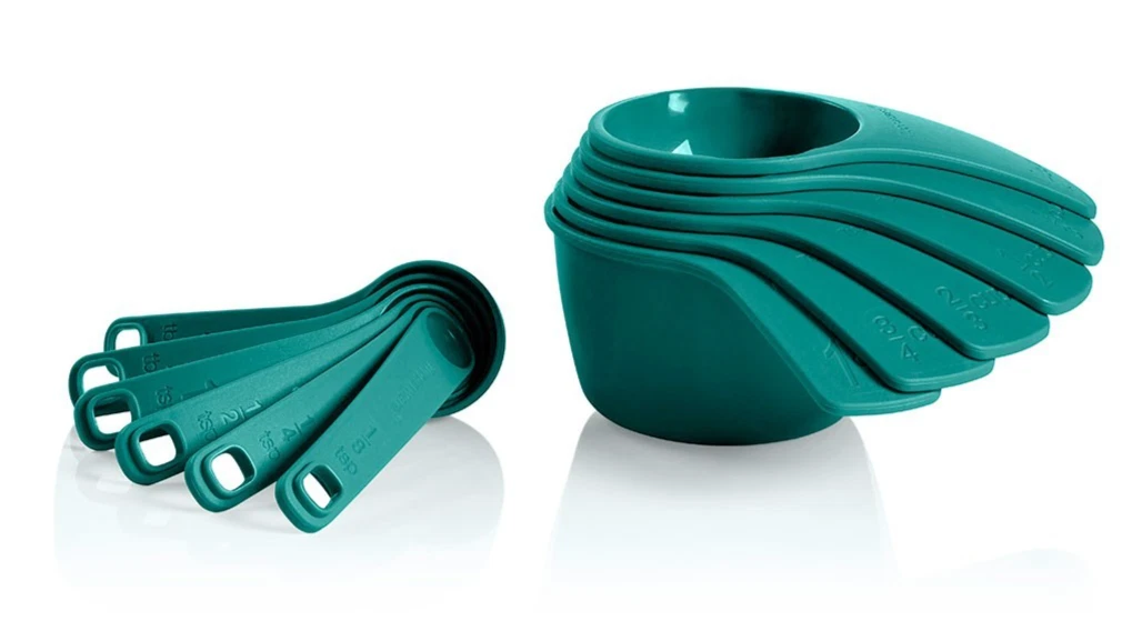 Tupperware Measuring Cups & SPOONS NEW Set of 6 n both Nesting Scoops TEAL Bake
Opens in a new windo