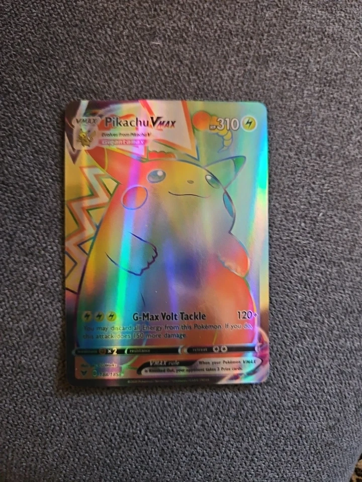 Pikachu VMAX, foto 1 di 5