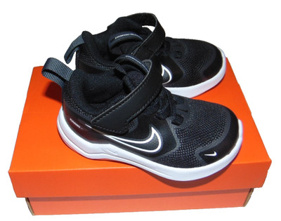 ~NWB Toddler NIKE Cosmic Runner Sneakers! Size 5C Super Cute FS:)~