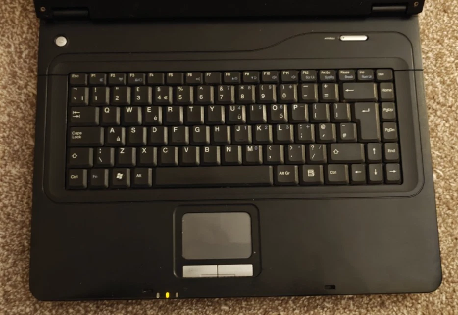 Advent 7211 2.16GHz 15.4'' Laptop Linux Office Wifi 160GB HDD DVD Cheap - Image 4 of 4