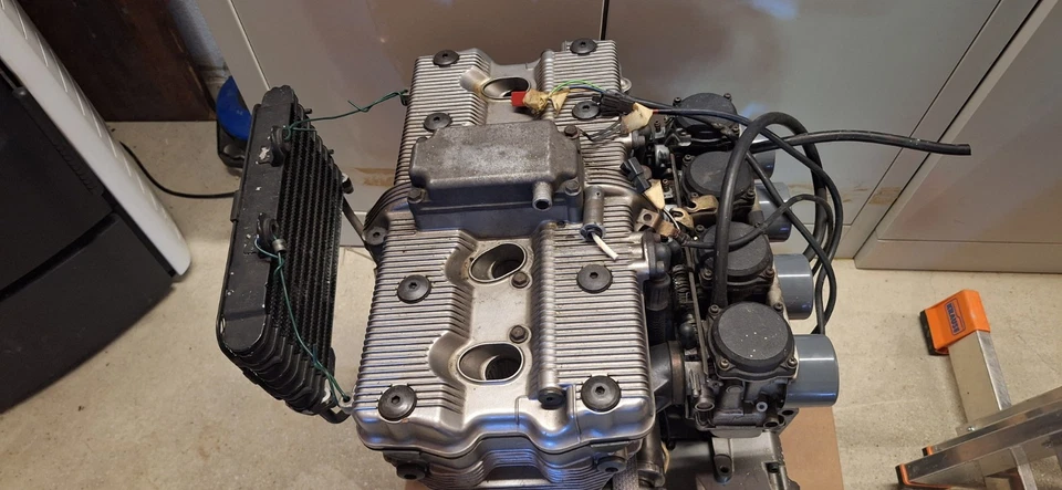 Suzuki GSF 600 Bandit GN77B Motor mit Anbauteilen Vergaser - Bild 2 von 4