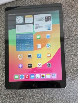 Apple iPad 6th Generation 32GB Space Gray WiFi Excellent Condition