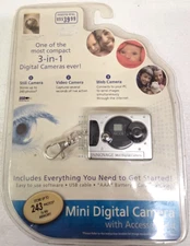 Innovage Mini Digital Camera, Accessory Kit  Keychain  243 Pics Video Silver NOS
