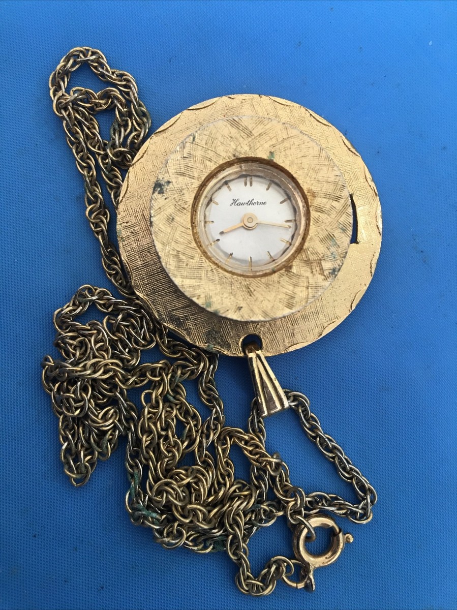 Vintage Round Swiss Made Hawthorne Mechanical Necklace  display picture 2