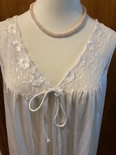 Vintage Vanity Fair Long Night Gown Sixe XL 44 Color Is Ivory. In Nylon Lace.