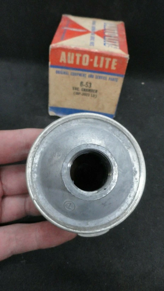 NOS 58-63 DODGE D500 58-60 PLYMOUTH FURY DESOTO ADVENTURER 8 CYL VACUUM CHAMBER — 第 3/4 张图片