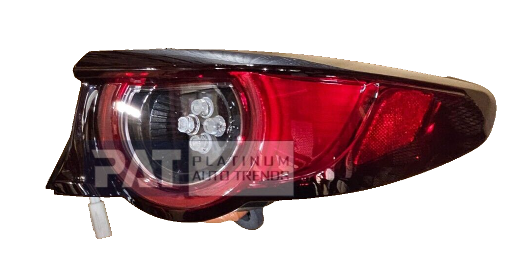 GENUINE MAZDA 3 HATCHBACK 20-21 TAIL LAMP WITH SIGNATURE LIGHT RH