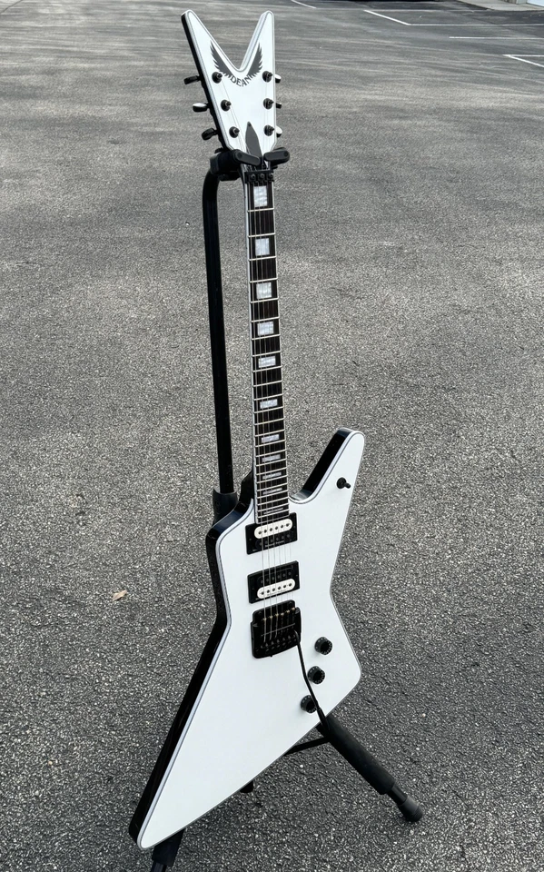 GUITARRA DEAN Z CLASSIC WHITE SELECT con KAHLER NAMM 2021 con ESTUCHE ¡NUEVA DESCATALOGADA! Foto 3 de 4