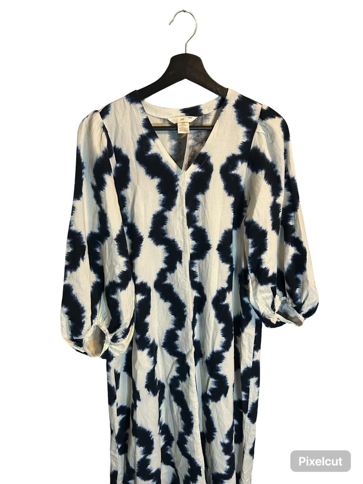Vestido estilo boho azul e branco H&M (novo com etiquetas) - Imagem 2 de 4
