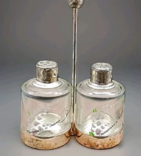 Vintage Decorato a mano Glass Salt and Pepper Shakers in Metal Caddy MCM Italy