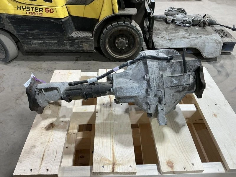 2015-2020 凯迪拉克凯雷德前轴差速器托架 3.23 比例 Opt GU5 — 第 3/4 张图片