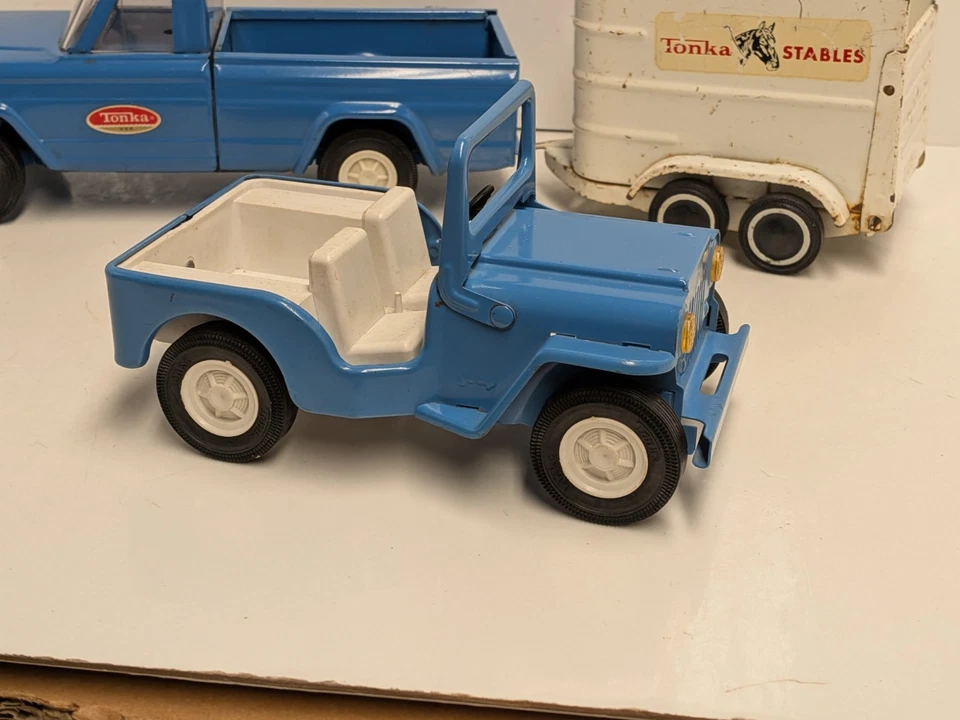 Vintage Tonka Jeep Truck Stables Trailer Jeep Blue Excellent Condition 1960s - Image 4 of 4