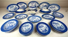 c1860 Copeland 34-Pc Childs ‘Mandarin’ Blue Willow Toy Dinner Set Staffordshire