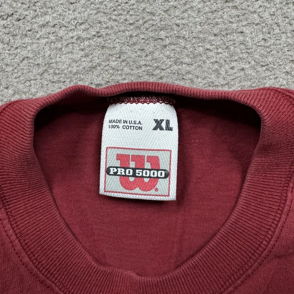 Wilson 男式衬衫 XL 码红色短袖运动装复古 90 年代 T 恤 — 第 2/4 张图片