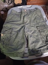 BOY'S REVERISBLE BASKETBALL SHORTS WAIST IS 11 INCHES UNSURE.OF SIZE BIN F