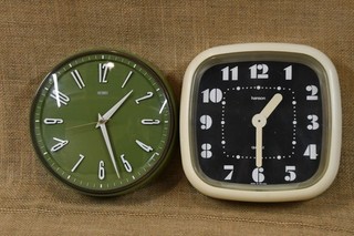 Vintage Metamec und Hanson Wanduhren