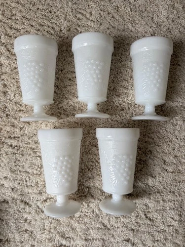 Vintage Anchor Hocking Set Of 5 Milk Glass Goblets Excellent Condition