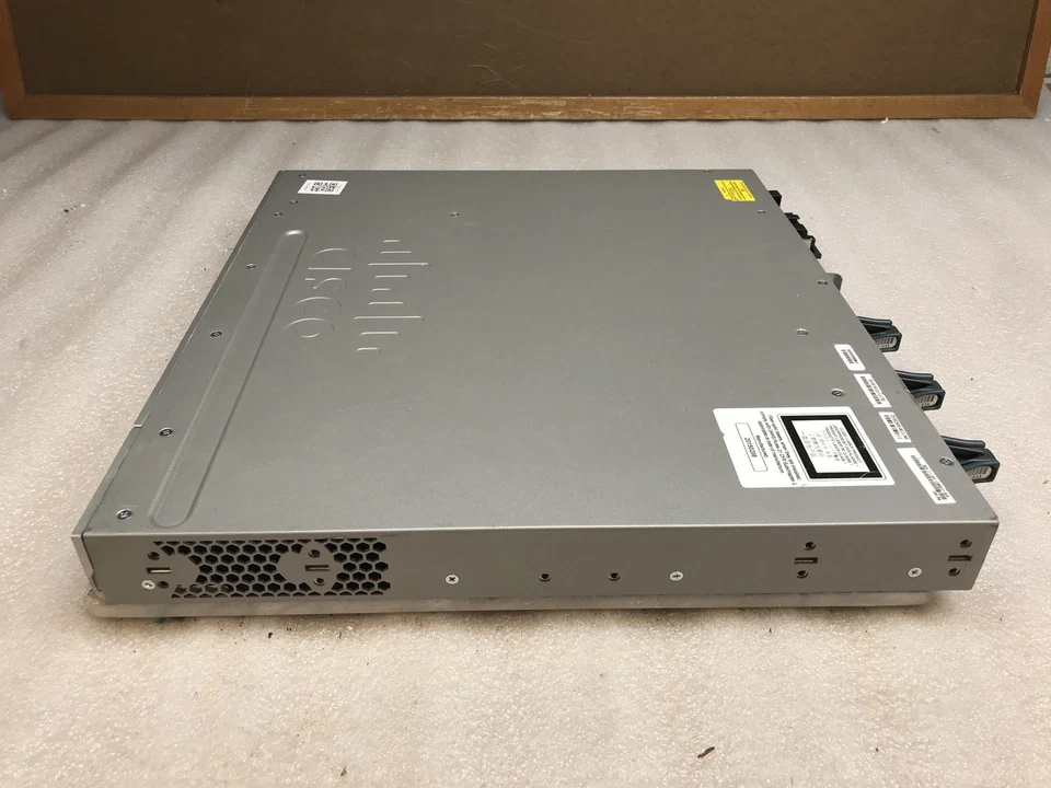 Cisco WS-C3850-48T-L V04 48-Port GB Switch with PWR-C1-350WAC and FAN-T1 V01 - Image 4 of 4