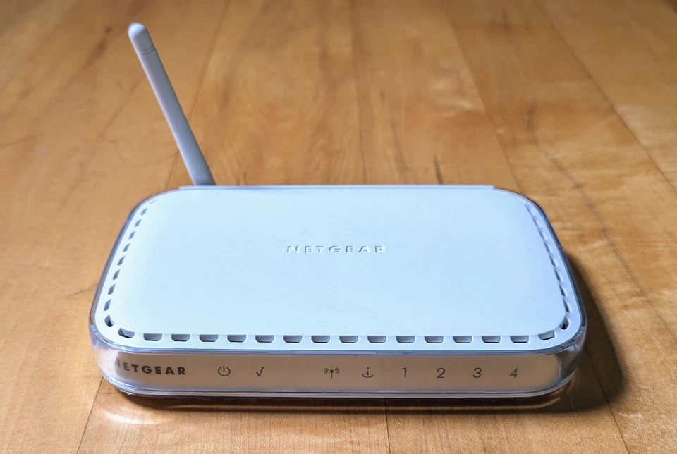 NETGEAR WGR614 54 Mbps 4-Port 10/100 Wireless G Router WGR614NA Free Shipping  - Image 3 of 4