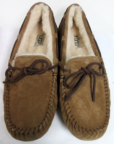 UGG Women's Dakota SIze 11 | eBay