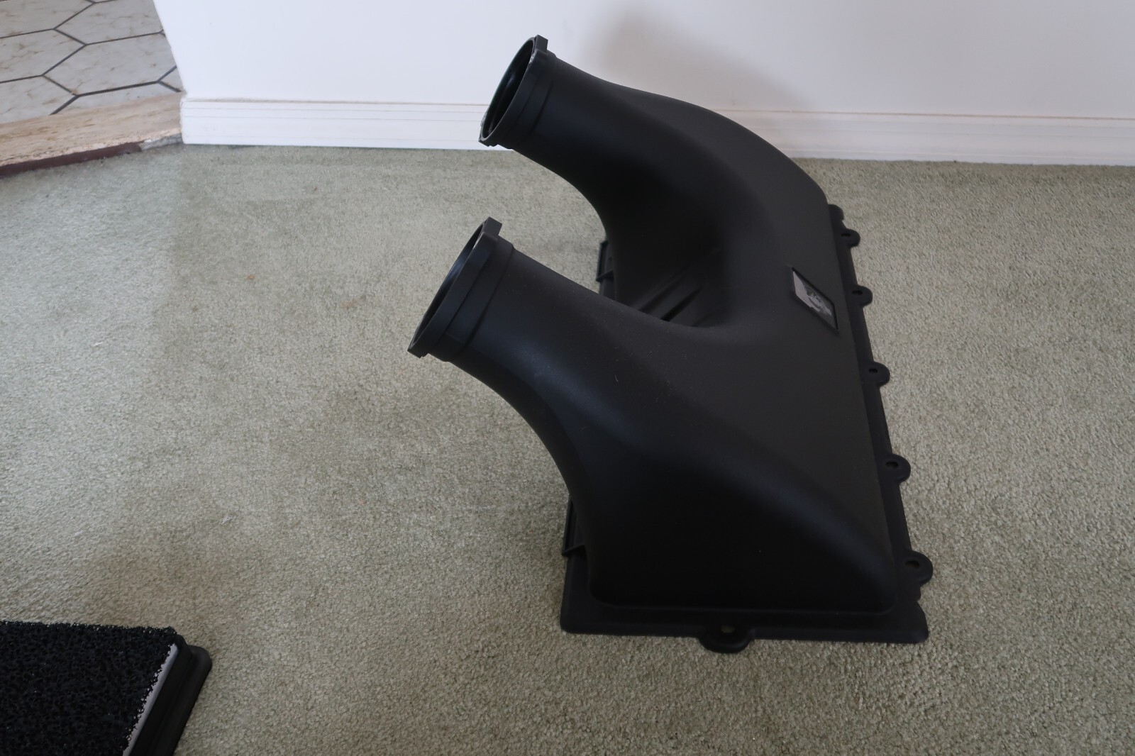 FERRARI 458 ITALIA  OEM ORIGINAL AIR FILTER BOX TOP & FILTER