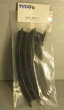 "NEW PAIR OF TYCO 1/8 CIR SINGLE LANE TRACK 9" RADIUS (*8770C)