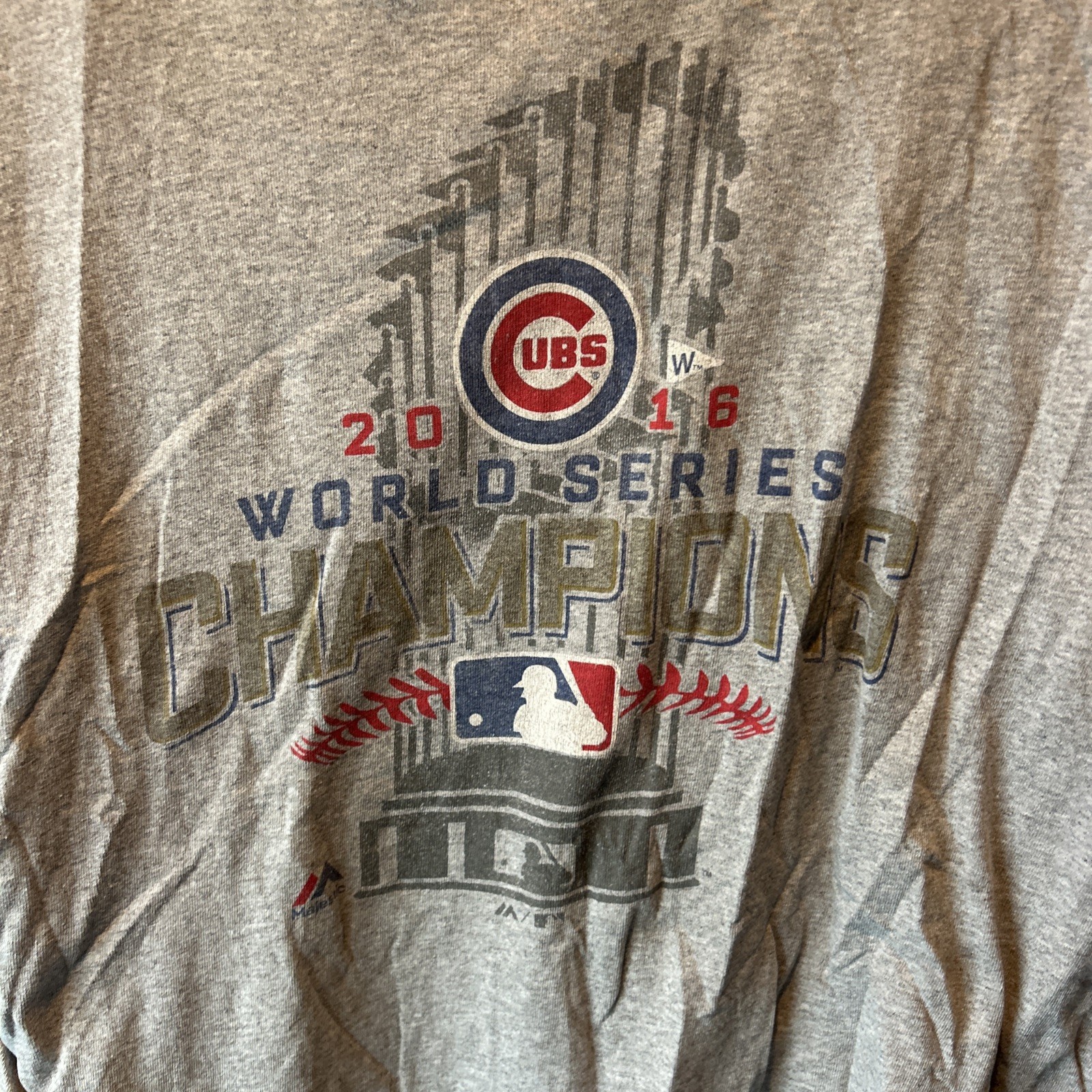Chicago Cubs Majestic 2016 World Series Champs  Men’s Large T-Shirt