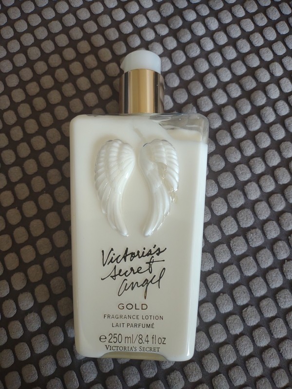 VICTORIA'S SECRET ANGEL GOLD FRAGRANCE LOTION BODY LOTION 8.4 FL OZ / 250 ML