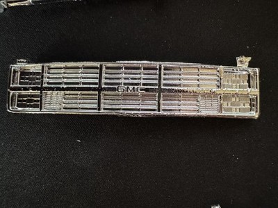 MPC M847/848M Deserter 84 GMC Pickup/Camion Parts Kit Bash Chrome Front Grille