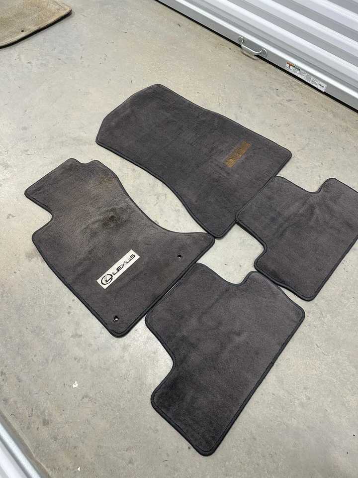 Alfombrillas grises Lexus IS250 IS350 AWD (2006-2013) 4 piezas OEM PT208-53068 Foto 2 de 4