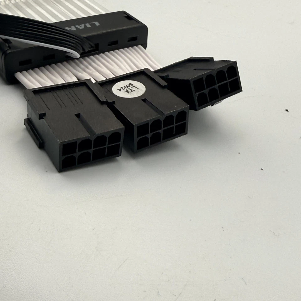 Lian Li Strimer Plus V2 Triple 8 Pin (PW12-PV2) - Image 4 of 4