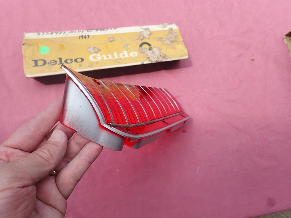 Oldsmobile 88 Delta Delmont 1967 lente de luz trasera inferior, izquierda, ¡nuevo! 5958427 Foto 4 de 4