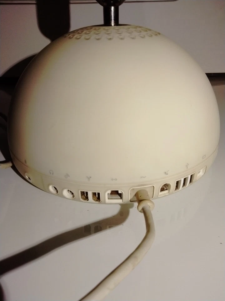 Apple iMac G4, 15” Desktop 768 MB, 2002,  M6498 - Image 3 of 4