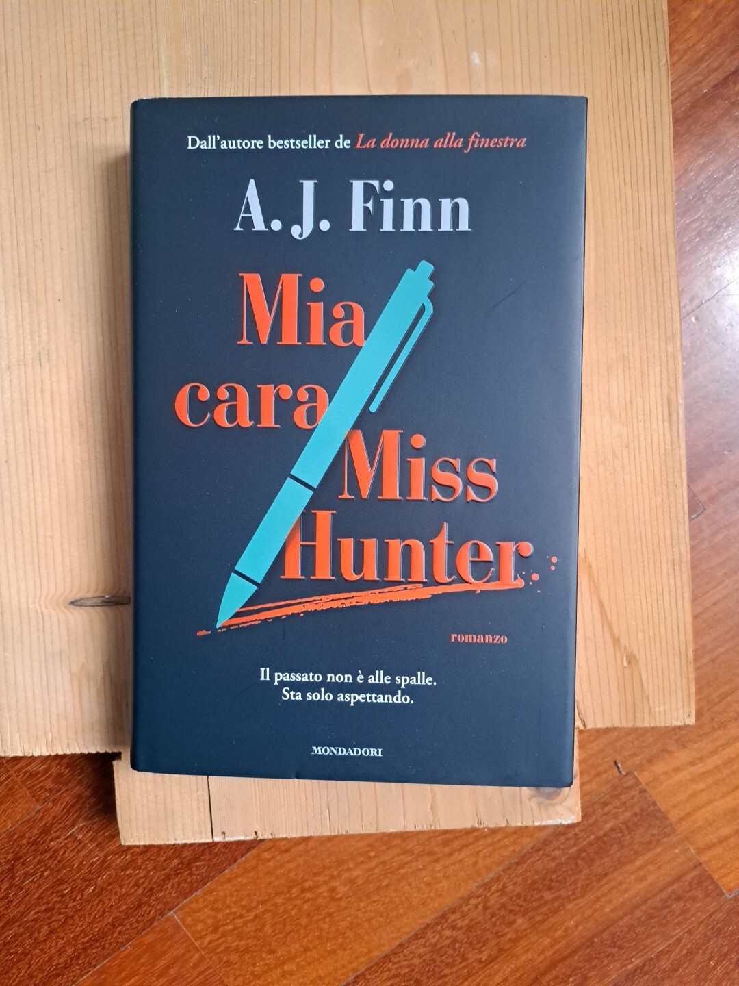 A. J. Finn  - Mia Cara Miss Hunter