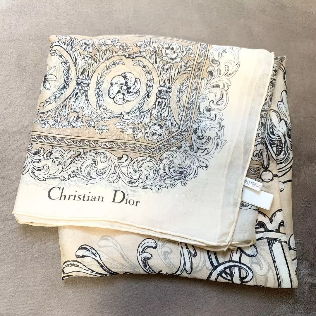 Foulard Christian Dior beige en soie 33,9 x 34,6 pouces vintage design élégant