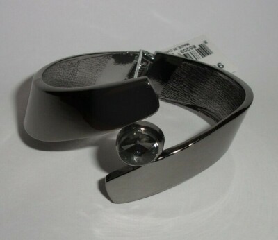 ONE VIVI DARK GENUINE CRYSTAL HINGED BRACELET NEW WITH TAG #93560 MRP $30