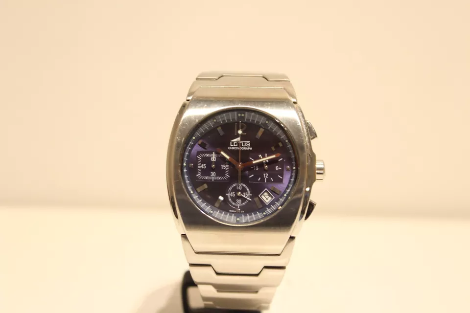 HERMOSO RELOJ CRONÓGRAFO DE CUARZO PARA HOMBRE DE ACERO INOXIDABLE MACIZO 39 MM "LOTO" Foto 2 de 4