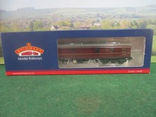 BACHMANN OO GUV GENERAL UTILITY VAN BR MAROON WEATHERED CAT NO.39-271C.