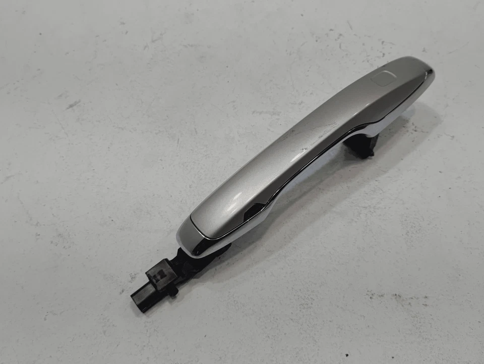 Volvo XC90 2016-2025 manija de puerta trasera izquierda o derecha o delantera derecha exterior OEM Foto 3 de 4