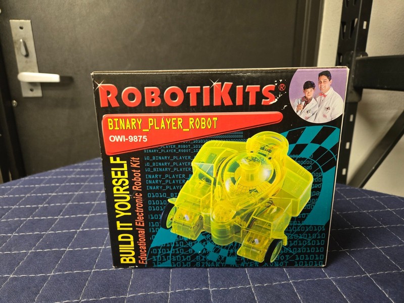 ROBOTIKITS Binary Player Robot OWI-9875 Built It Yourself Kit New