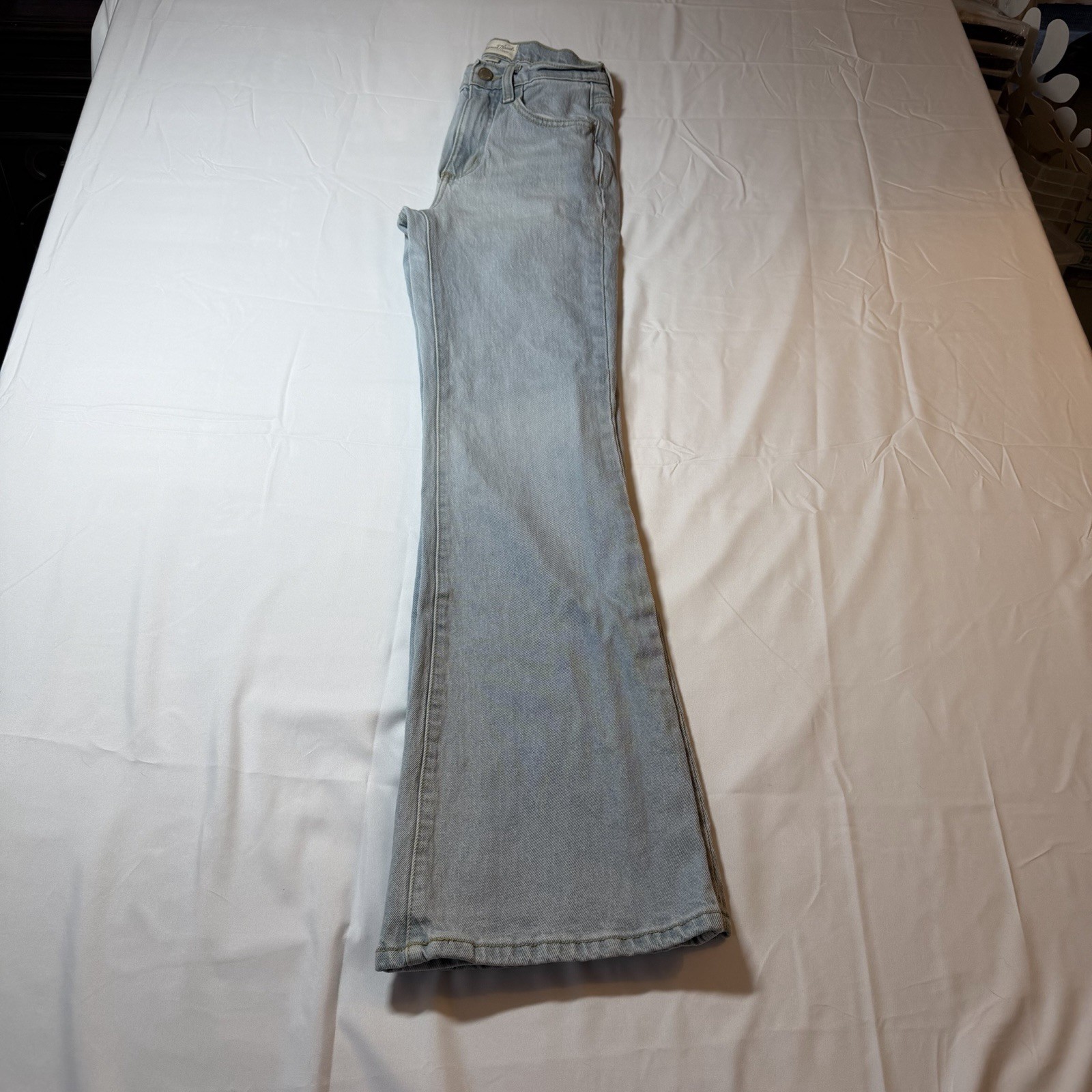 Universal Thread High Rise Flared Light Wash Blue… - image 3