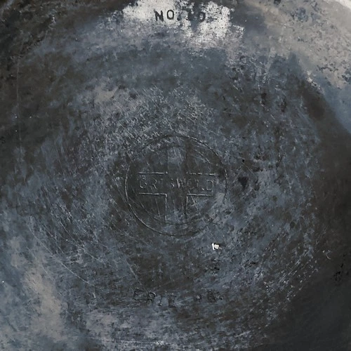 Griswold #10 Cast Iron Skillet 716A Small Block Logo Antique Erie PA USA