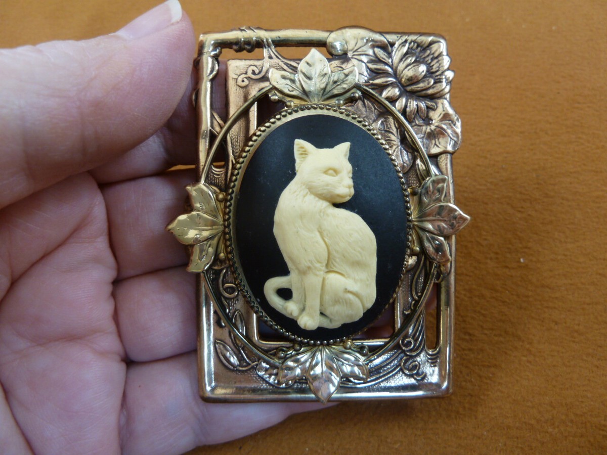 cm185-6) sitting Cat kitty white color + black CAMEO brass Pin