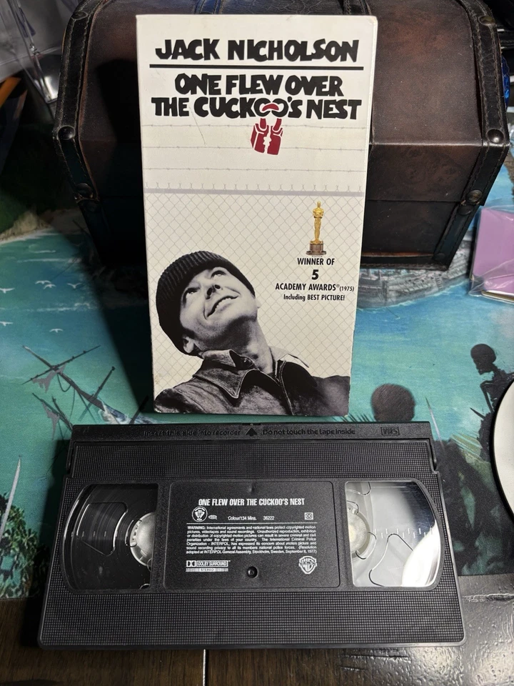 One Flew Over The Cuckoo's Nest (VHS, 1997) - Image 2 of 3
