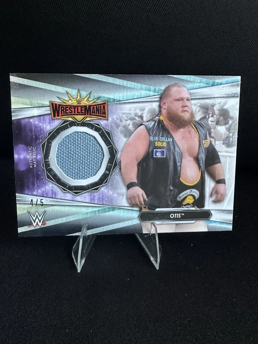 Topps Wrestling WWE Serial Numbered Sports Trading Cards