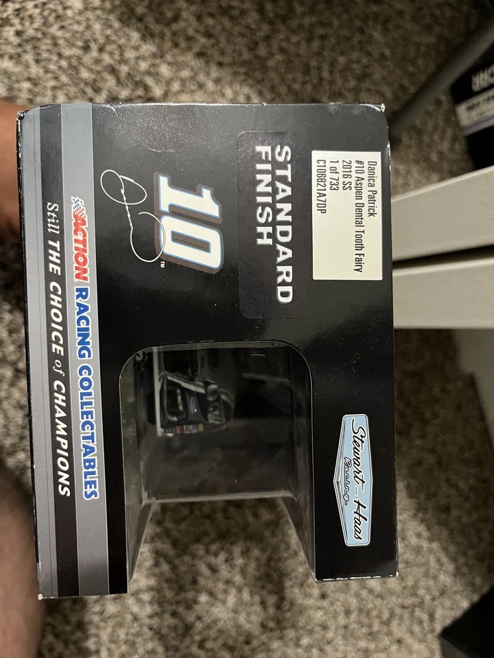 2016 Danica Patrick 10 Aspen Dental Tooth Fairy 1/24 Lionel Nascar Diecast 1/733 - Image 2 of 4