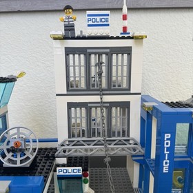 Lego 60047 City: Police Station (99.9% Complete)