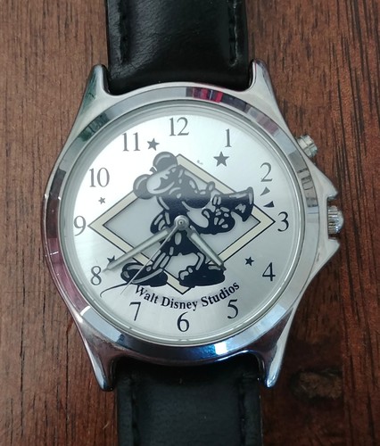 Fossil DS-1130 Director Indiglo Back 