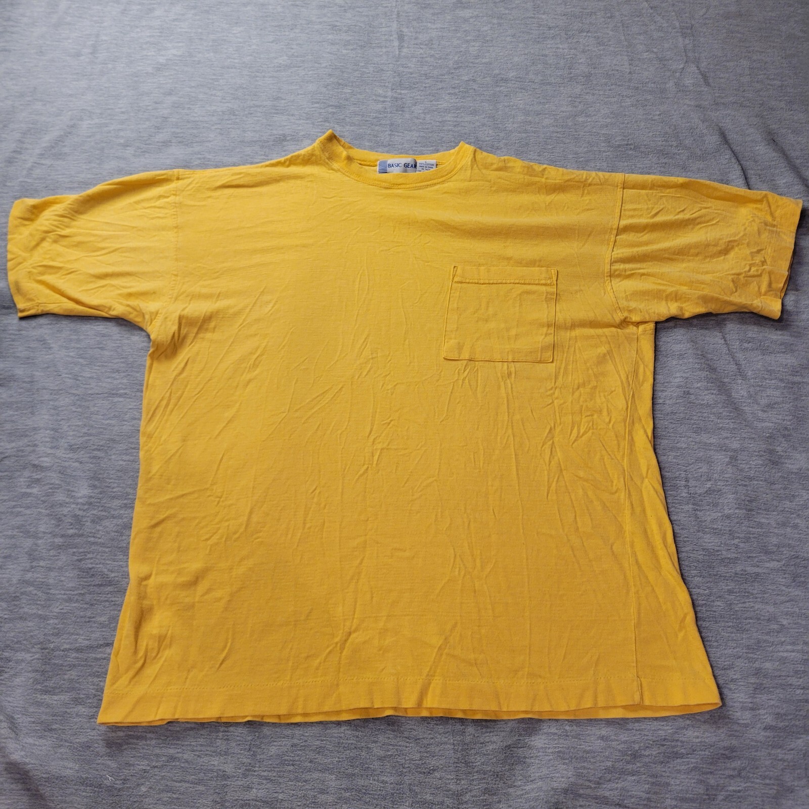 Vintage Basic Gear Solid Yellow Pocket Mens T-Shi… - image 1