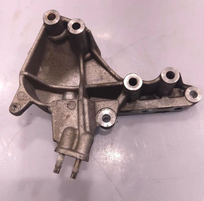 SOPORTE DE MONTAJE MOTOR DELANTERO IZQUIERDO TOYOTA SIENNA 2006-2010 P/N 12315-31091 Foto 3 de 4